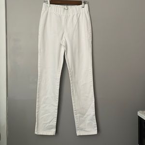 Soft Surroundings Ladies pull on white denim jeans. Cinched ankle. Nice. XS